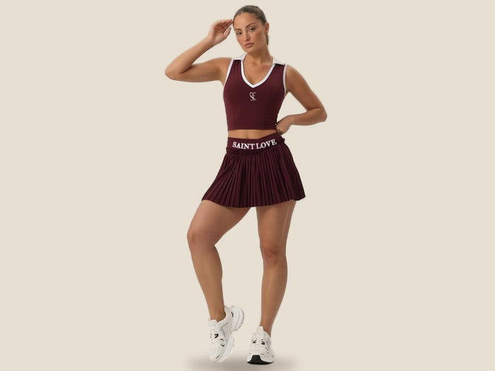 Saint Love Atleet Tennisset SLA-220 (polotop + plooirok) in bordeaux, voorkant — tweede weergave